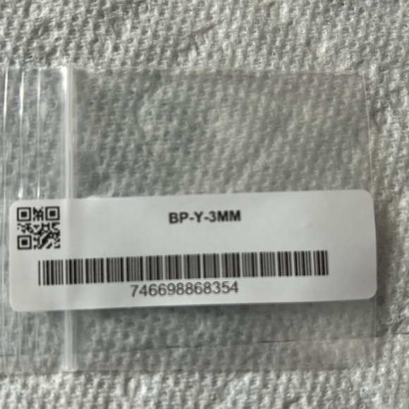 Oradina 14k yellow gold 3mm ball stud earrings. New, never worn. Excellent ! - Picture 5 of 6